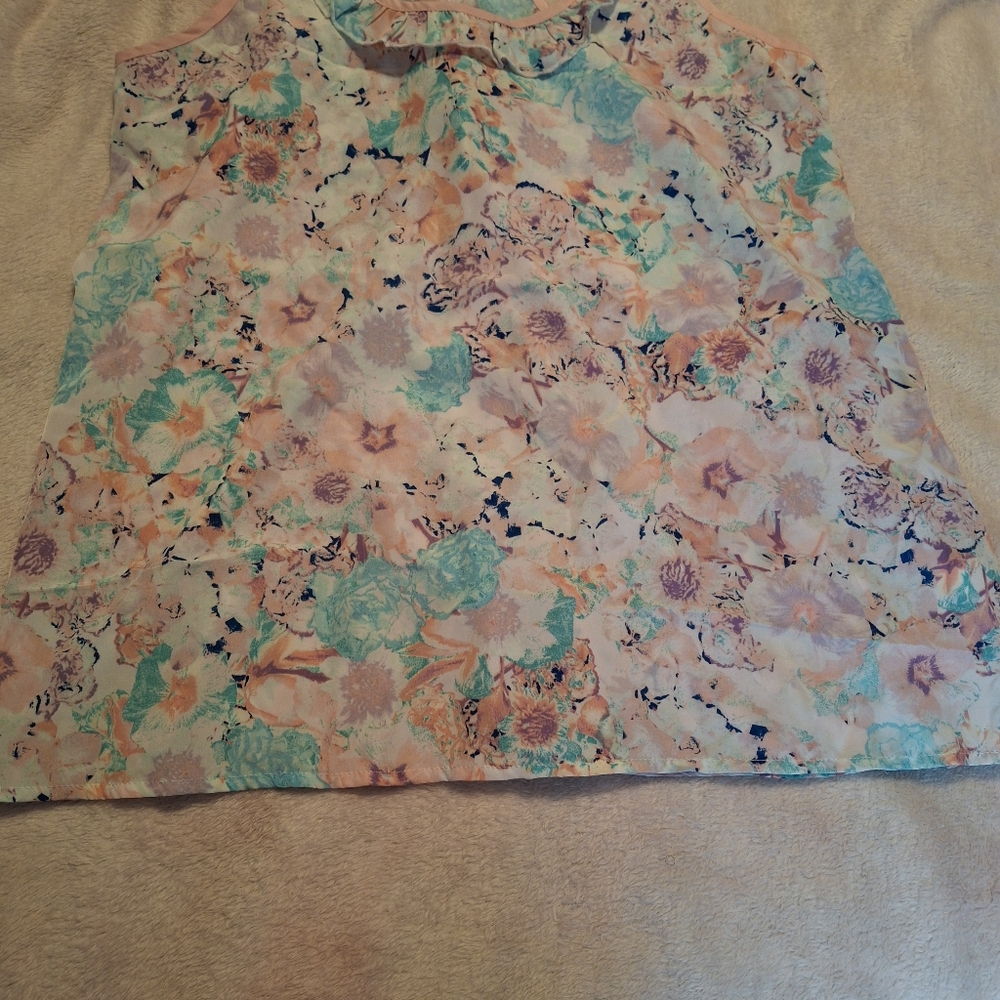 Candies size large lightweight shirt - Picture 7 of 7